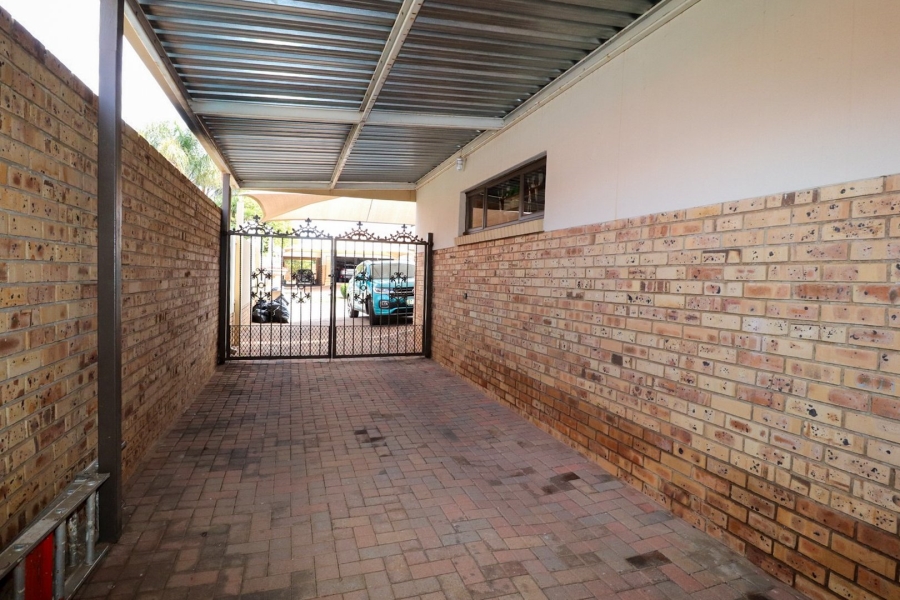3 Bedroom Property for Sale in Wilkoppies North West